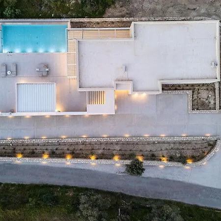 Miyori Villa, Simplicity Of Single-level Sea Views By Etouri *